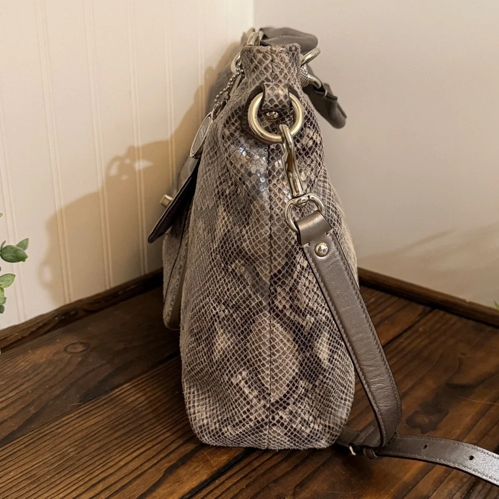 Coach style f24852